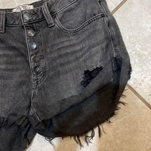 Free People Romeo Button Fly Destroyed Roll Hem Denim Shorts 27 black - Picture 6 of 8